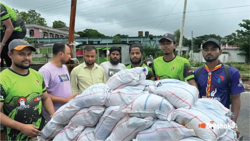 বাতিঘর ফাউন্ডেশনের উপহার সামগ্রী বিতরণ