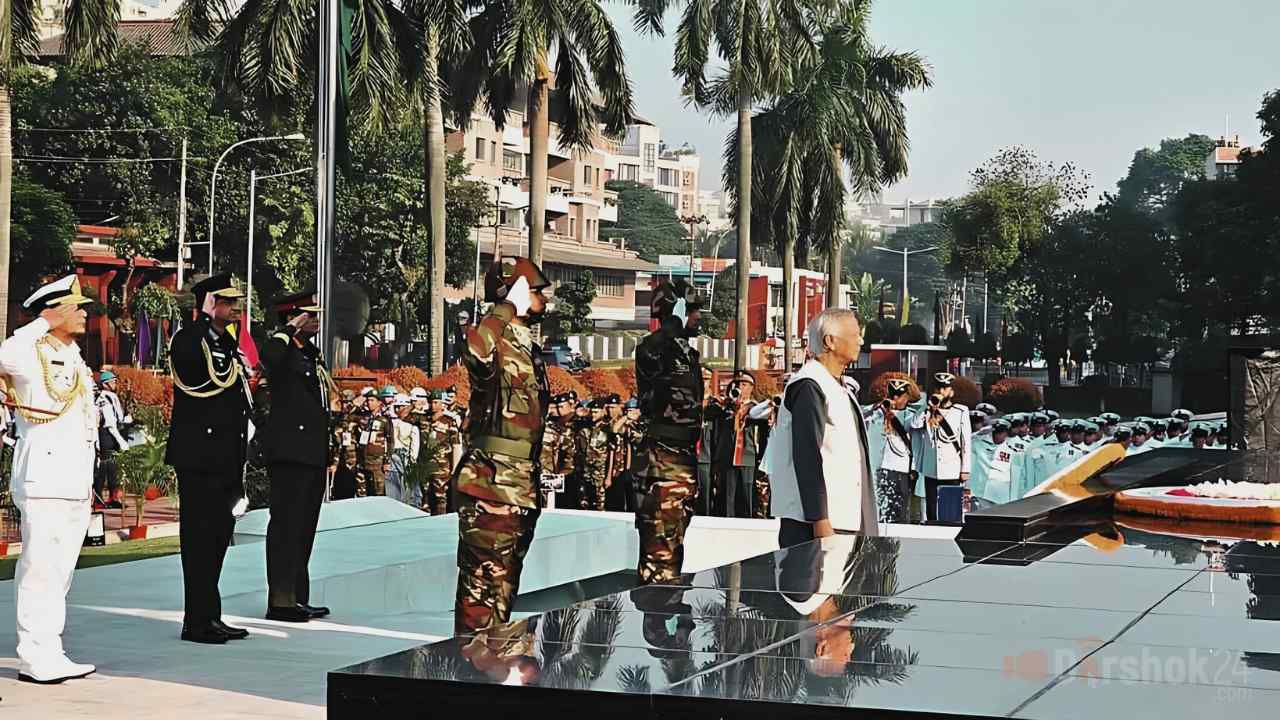 শিখা অনির্বাণে রাষ্ট্রপতি ও প্রধান উপদেষ্টার শ্রদ্ধা