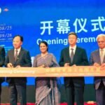চীন-বাংলাদেশ সাংস্কৃতিক সম্পর্ক সুদৃঢ় করতে ‘রেডিয়েন্ট স্টারস’ প্রদর্শনী উদ্বোধন