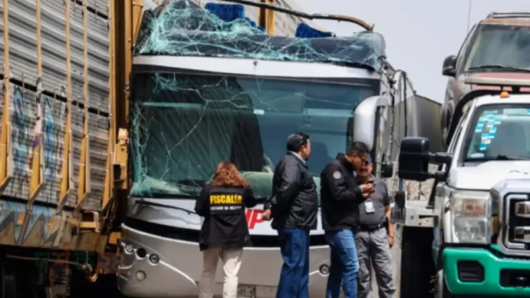 mexico-train-bus-accident