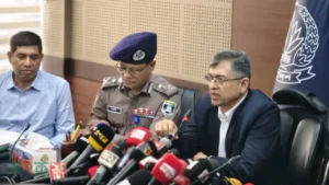 চাঁদাবাজ ও অস্ত্রধারীদের তালিকা