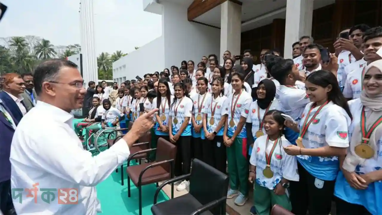 খেলোয়াড়দের রাজনীতি নিষেধ