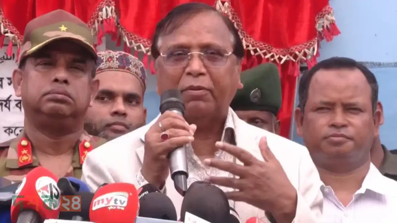 ফুটপাতে ব্যবসা চলবে